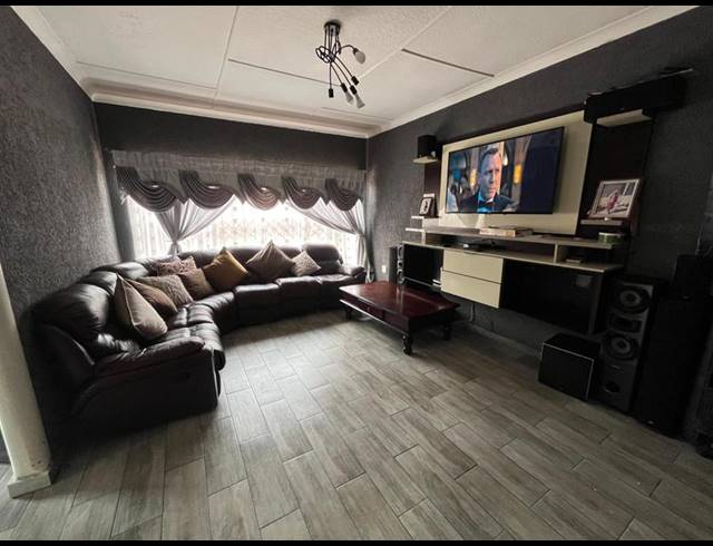 3 BEDROOM HOUSE FOR SALE IN ROSETTENVILLE